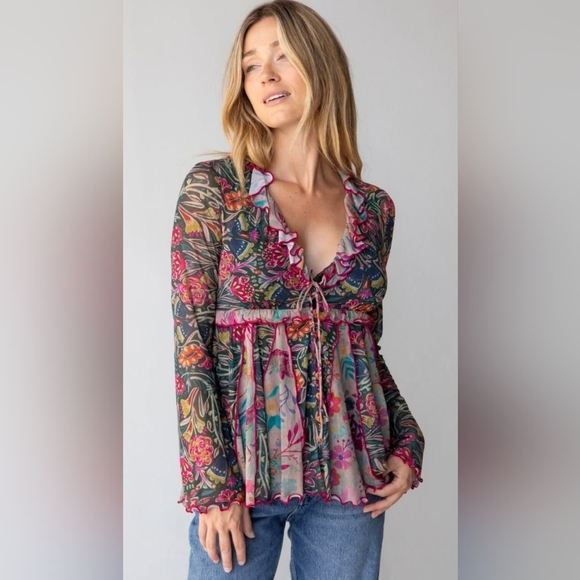 NATURAL LIFE Tops - NATURAL LIFE Sierra Ruffle Mesh Top, Green Painterly Vines, Size Medium